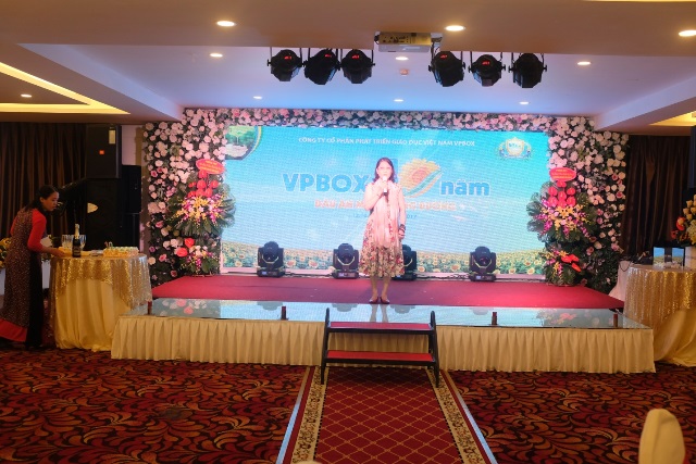 TGĐ cô Lê Thị Yên Bình phát biểu gửi lời tri ân tới toàn thể Cán bộ, nhân viên VPBOX