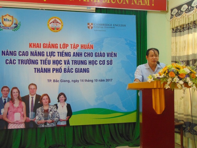 Ông Ngô Minh Hưng - Trưởng Phòng GDĐT thành phố Bắc Giang phát biểu khai mạc